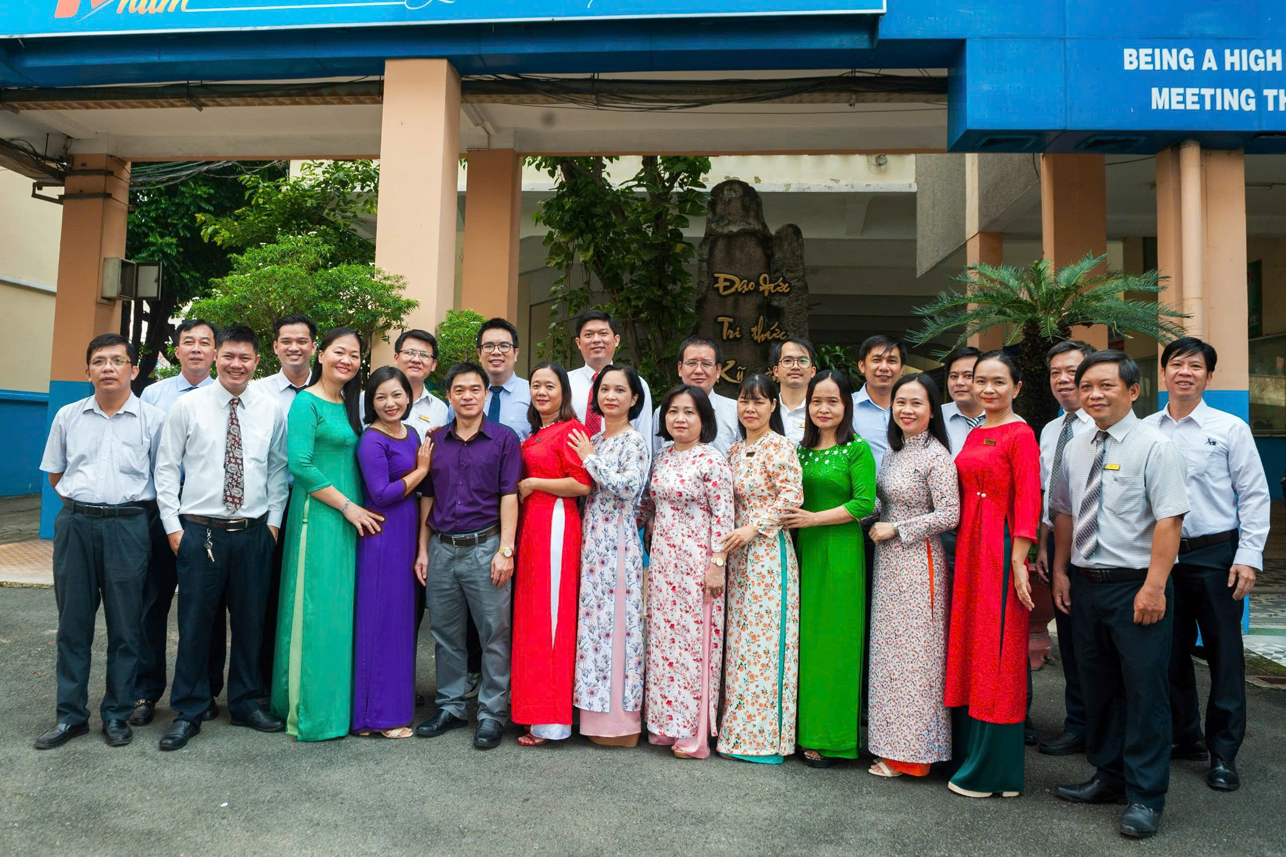 ĐỘI NGŨ GIẢNG VIÊN - NGÀNH CNKT ĐIỆN, ĐIỆN TỬ